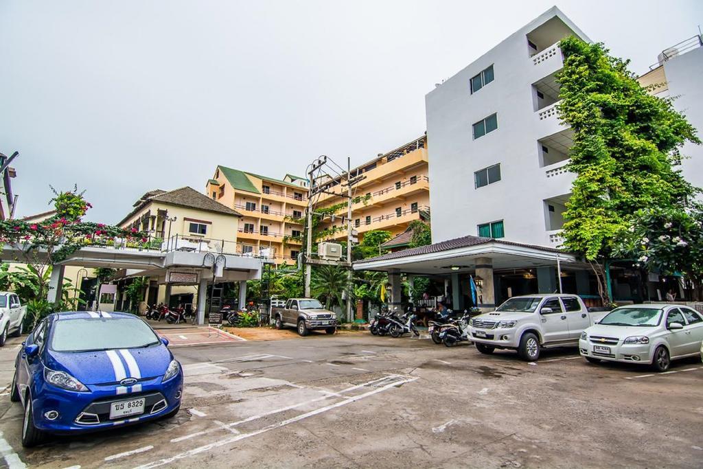 Sutus Court 3 Hotel Pattaya Exterior photo