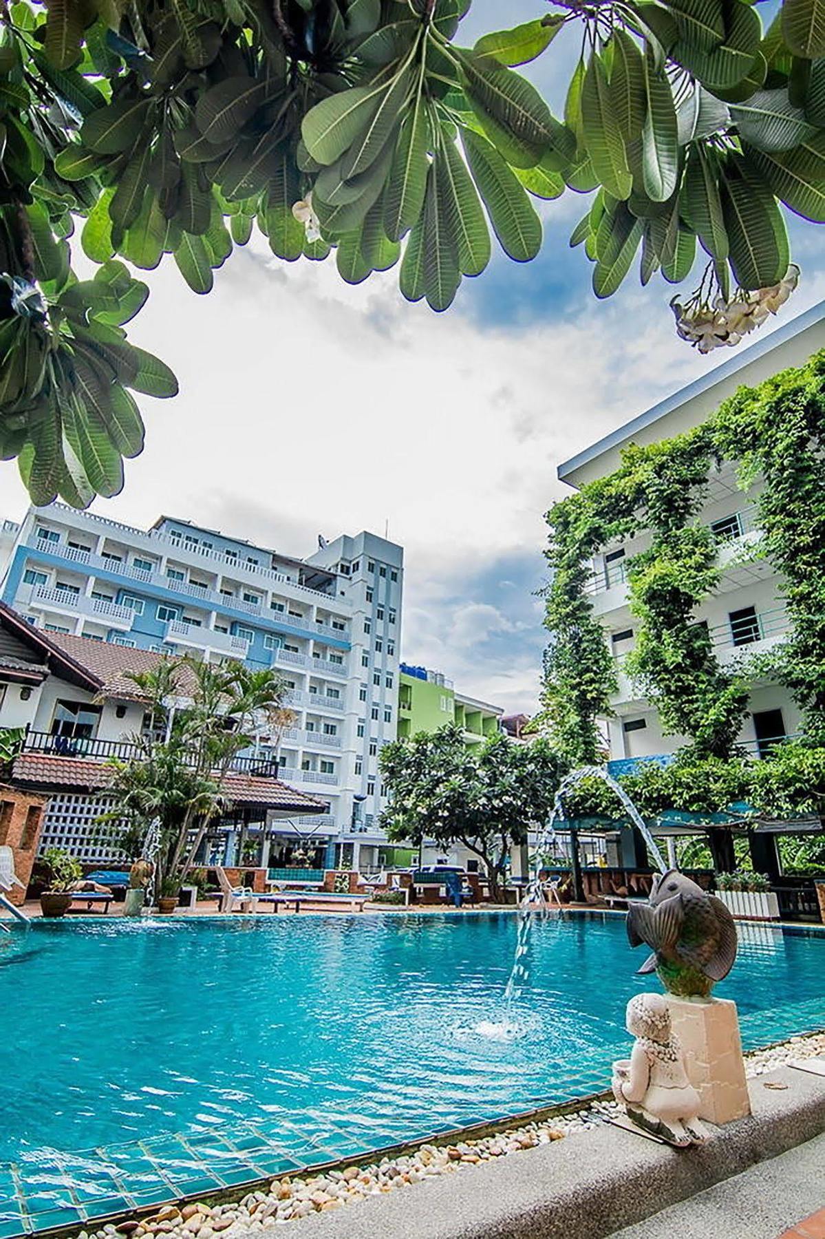 Sutus Court 3 Hotel Pattaya Exterior photo